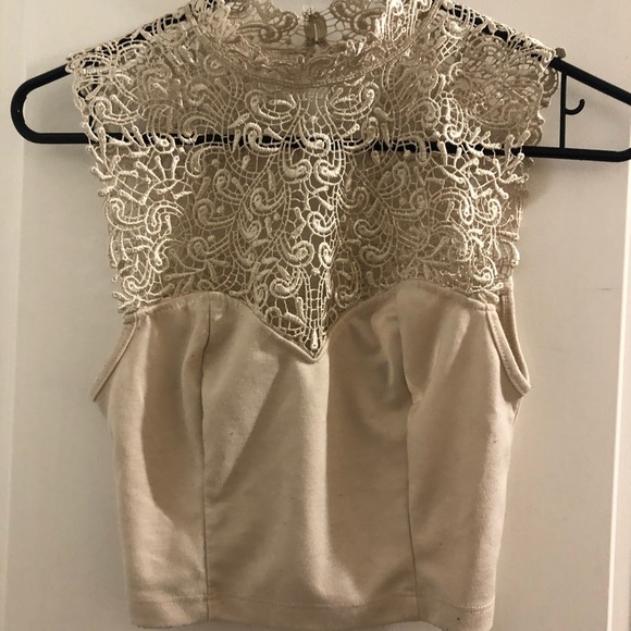 Lace detail crop top! - Picture 4 of 4